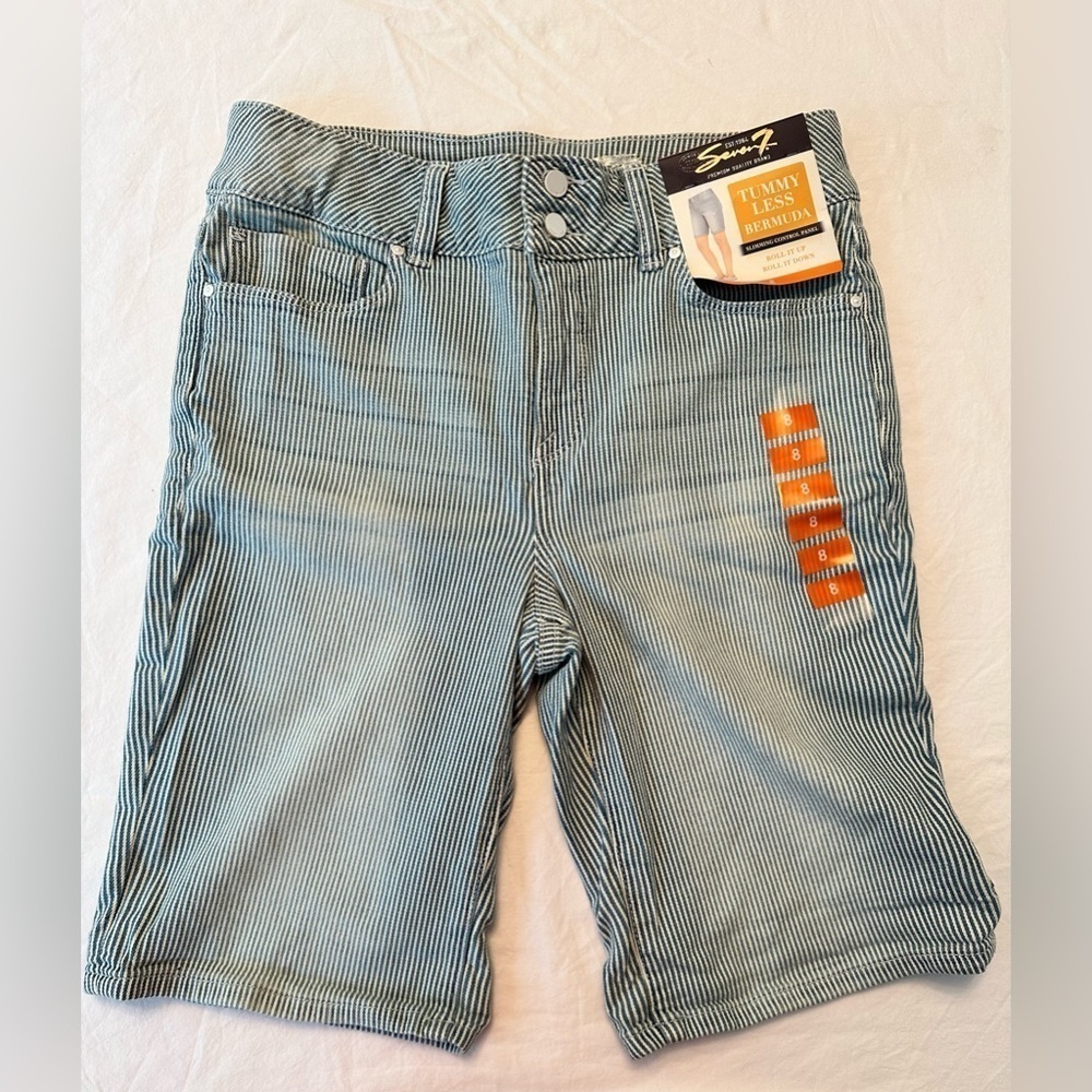 🎉Women’s Seven7 Bermuda Shorts Size 8 Pinstripes Denim NWT